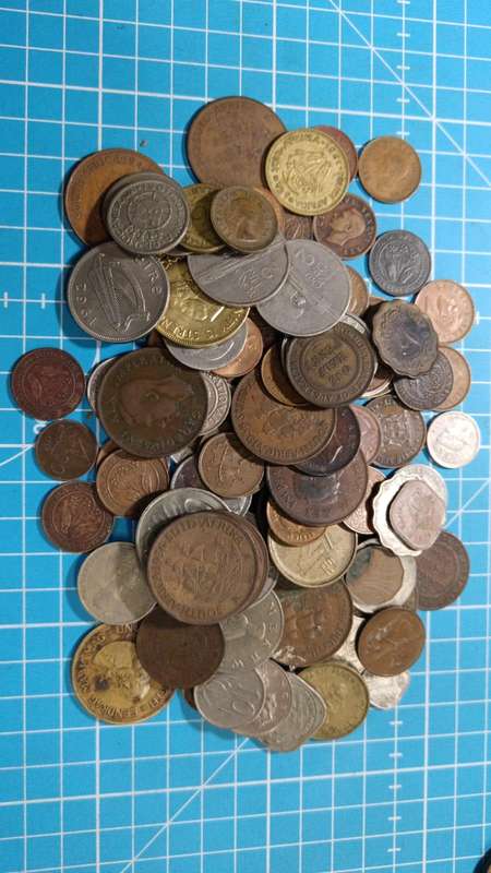 mixed lot of 100 coins
