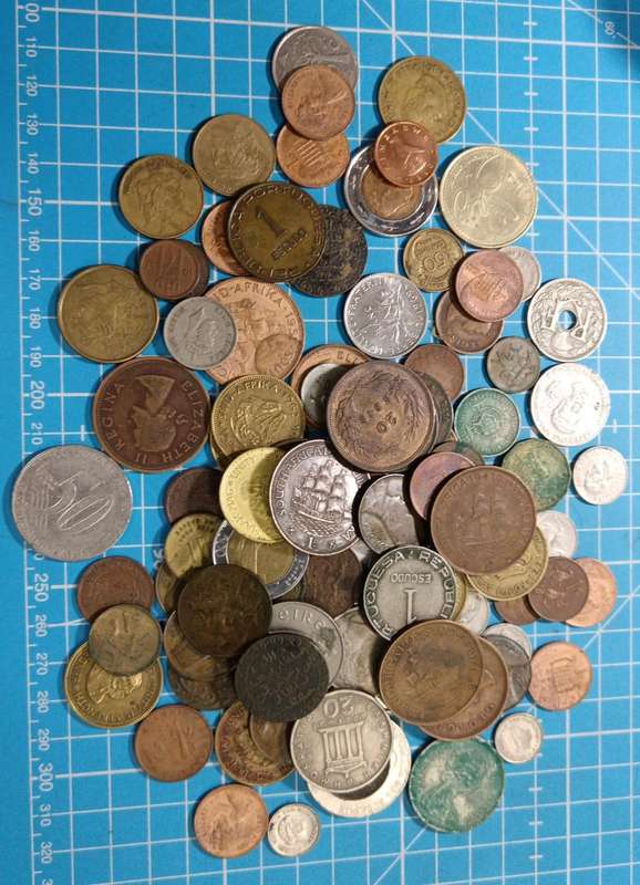 mixed lot of 100 coins