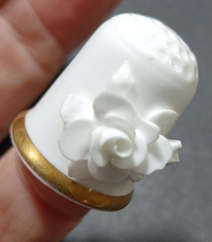 Thimble - Coalport. Beauty