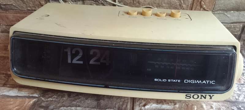 mid century bedside radio..alarm