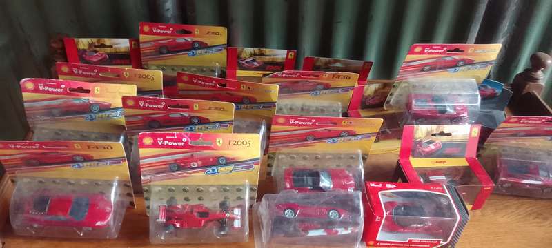 ferrari, shell diecast model cars. boxed