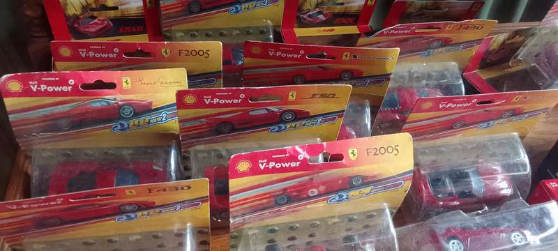 ferrari, shell diecast model cars. boxed