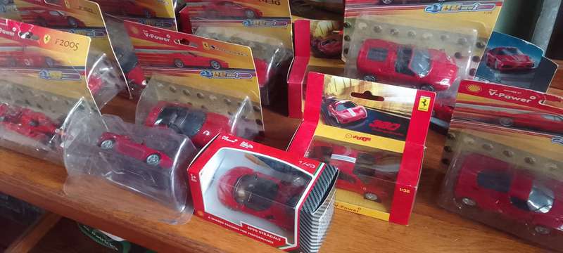 ferrari, shell diecast model cars. boxed