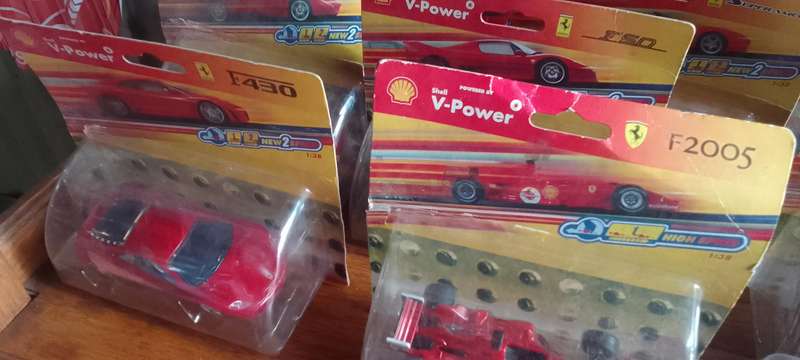 ferrari, shell diecast model cars. boxed