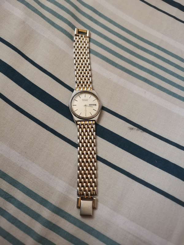 Vintage seiko quartz dress watch
