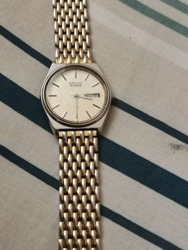 Vintage seiko quartz dress watch