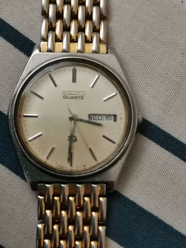 Vintage seiko quartz dress watch