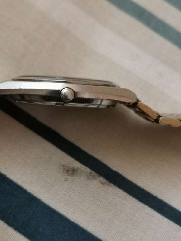 Vintage seiko quartz dress watch