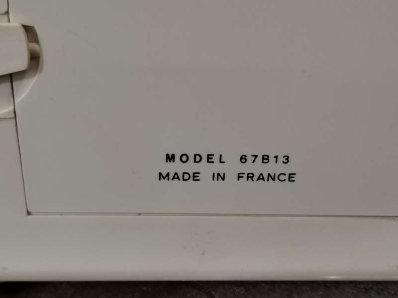 Vintage 1960s singer 67B golden panoramic child's sewing machine