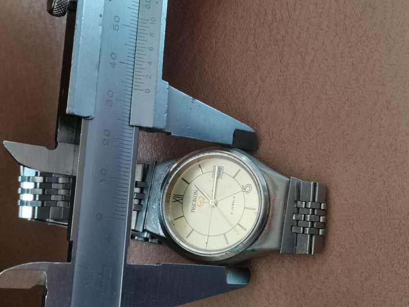 4 vintage mechanical watches