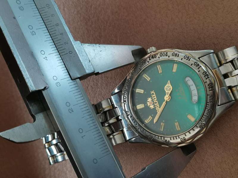 4 vintage mechanical watches