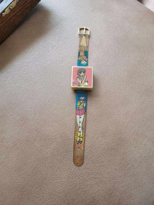 Vintage 1990s sailor moon kids digital watch