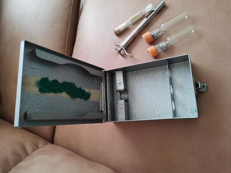 Vintage boots viule syringe