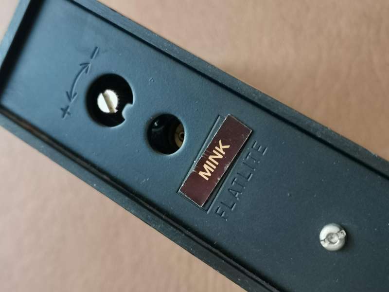 Vintage mink flatlite table lighter
