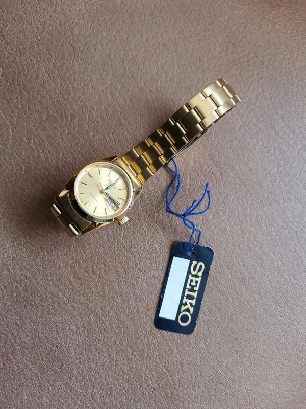 Vintage ladies seiko 5 automatic mechanical watch new old stock was never worn