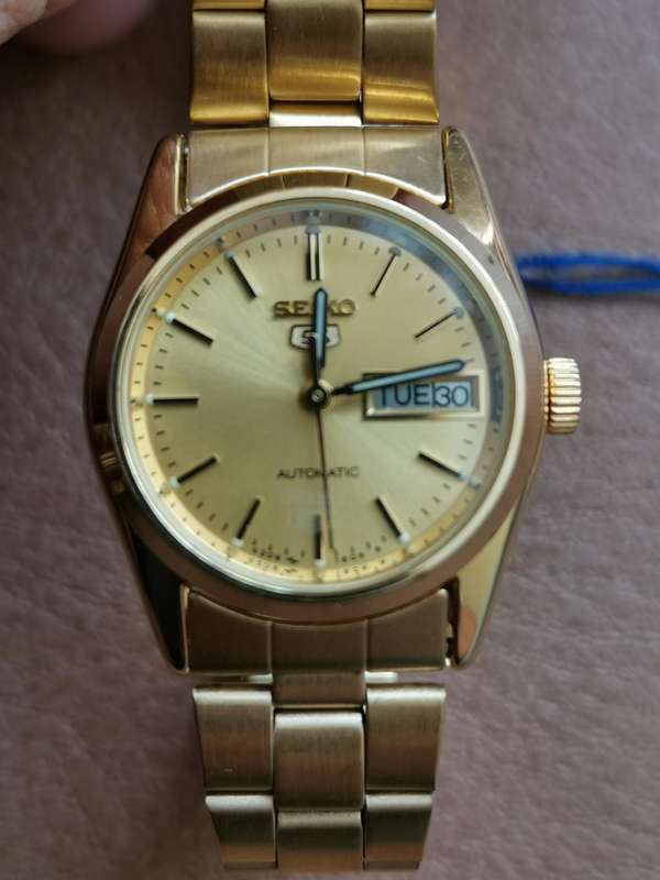 Vintage ladies seiko 5 automatic mechanical watch new old stock was never worn