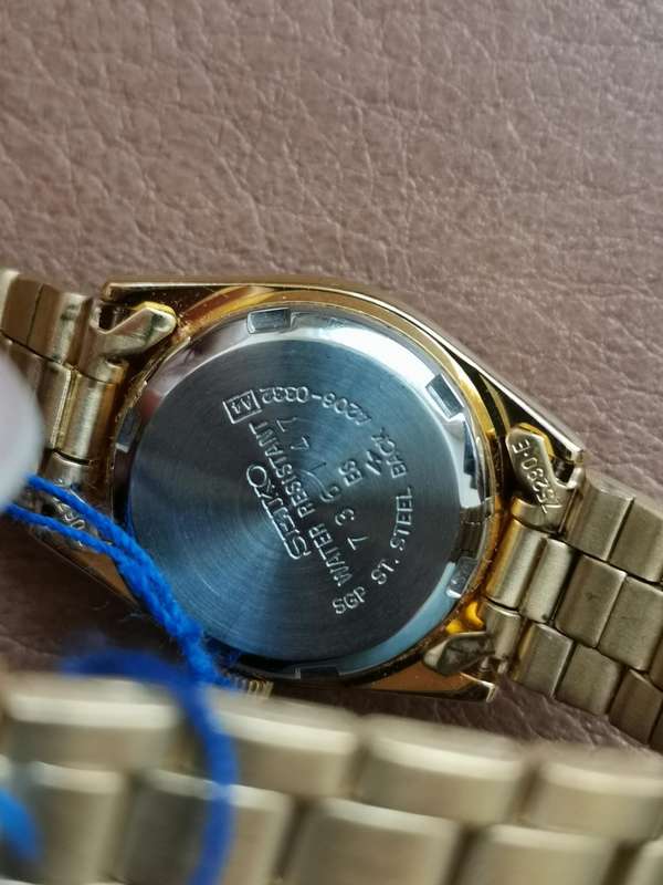 Vintage ladies seiko 5 automatic mechanical watch new old stock was never worn