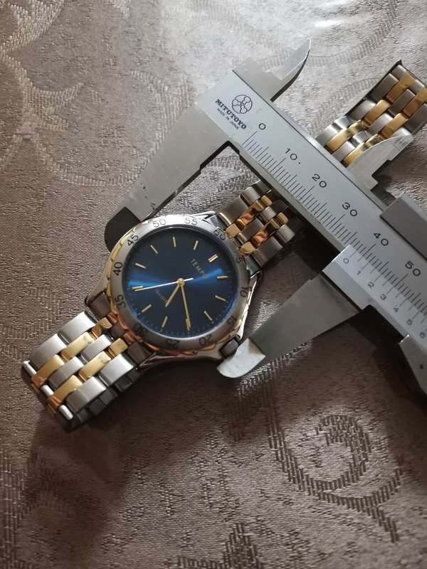 New old stock tempo quartz gents watch