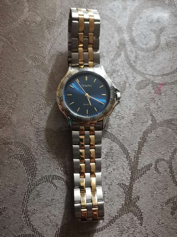 New old stock tempo quartz gents watch