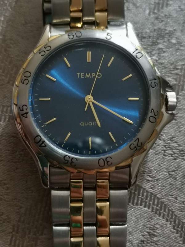 New old stock tempo quartz gents watch