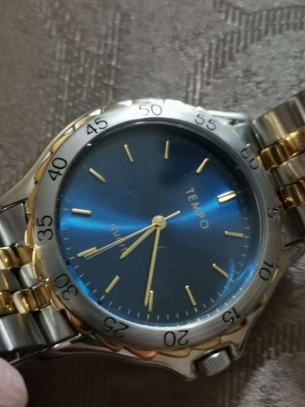New old stock tempo quartz gents watch