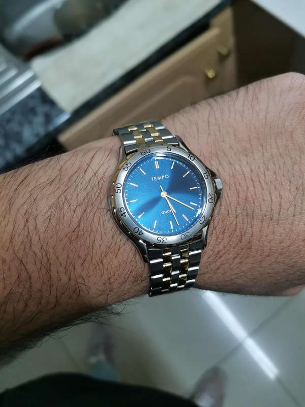 New old stock tempo quartz gents watch