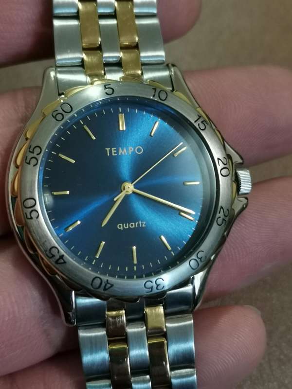 New old stock tempo quartz gents watch