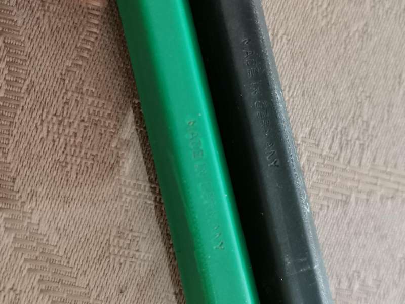 Lot of vintage collectible pens and pencils