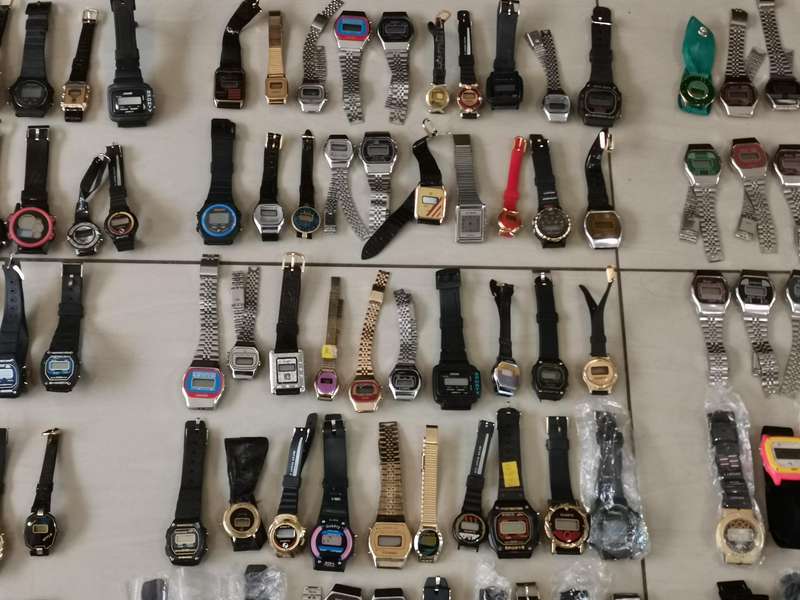 280 new old shop stock quartz watches from the early 1990s