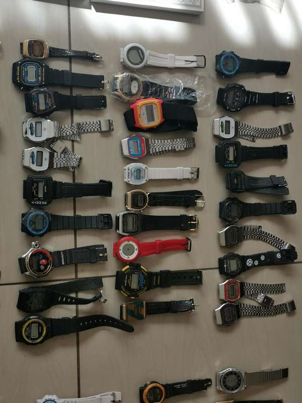 350 new old stock quartz watches from the late 1980s and early 1990s