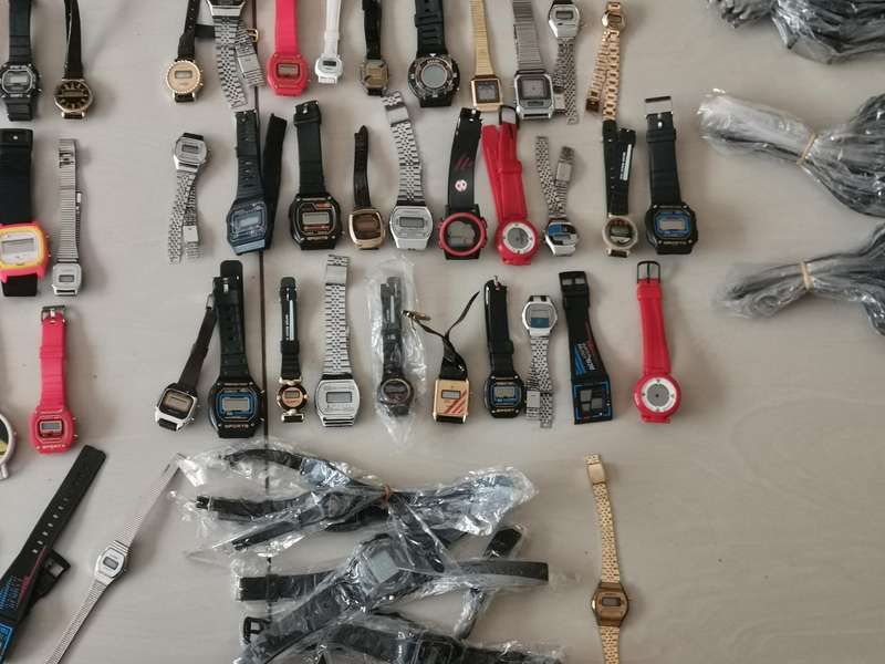 350 new old stock quartz watches from the late 1980s and early 1990s