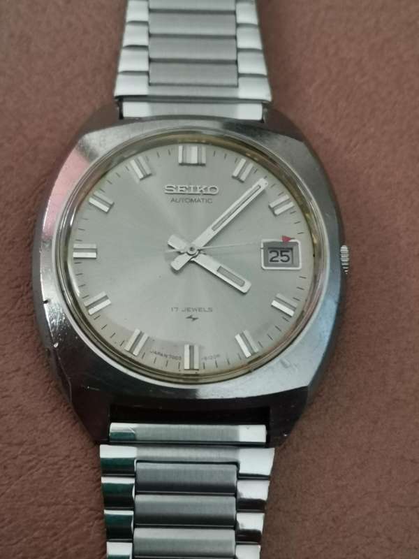 1970s Seiko Automatic Silver Sunburst Dial With Date Stainless Steel Bracelet