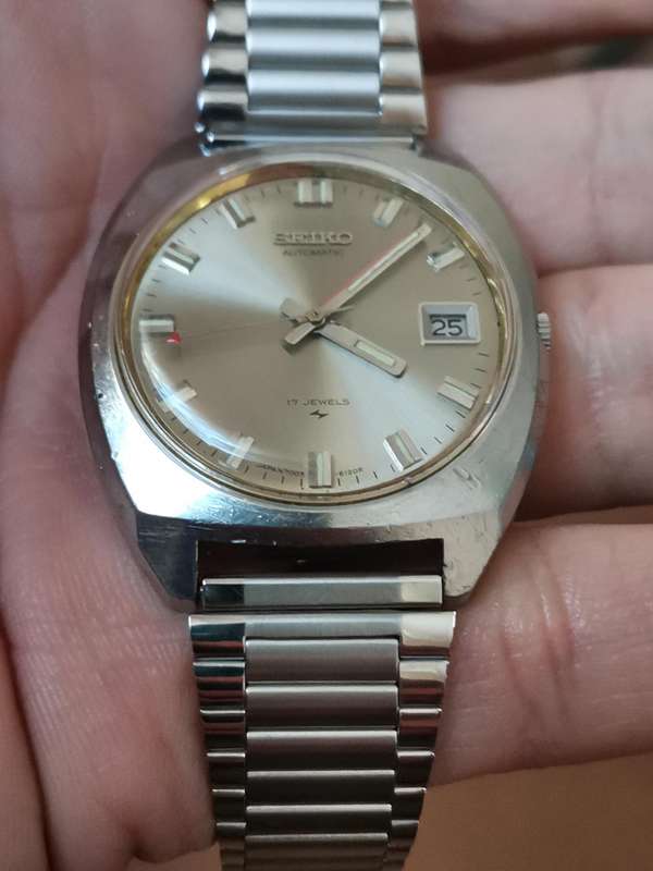 1970s Seiko Automatic Silver Sunburst Dial With Date Stainless Steel Bracelet