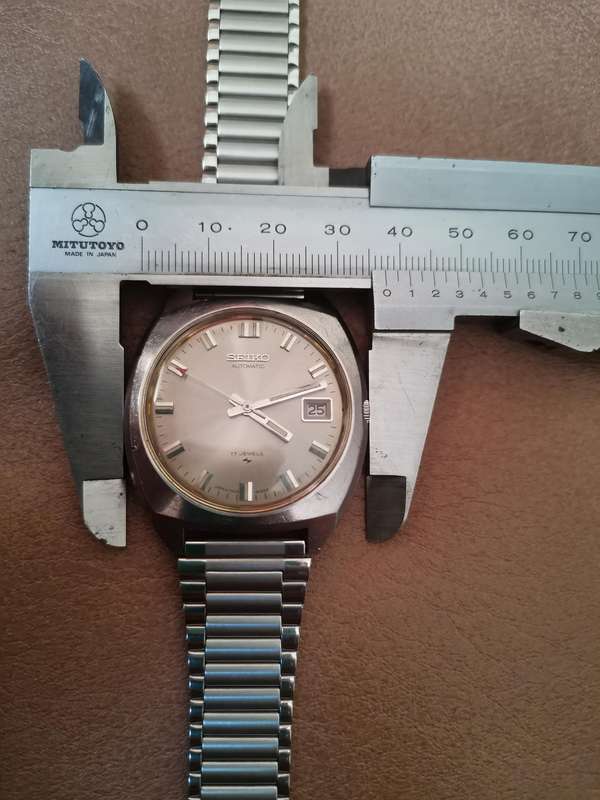 1970s Seiko Automatic Silver Sunburst Dial With Date Stainless Steel Bracelet