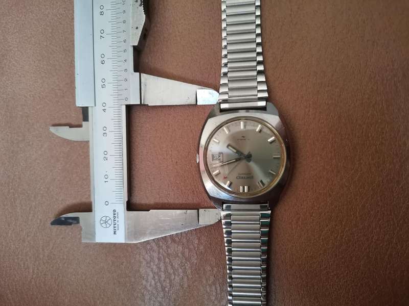 1970s Seiko Automatic Silver Sunburst Dial With Date Stainless Steel Bracelet