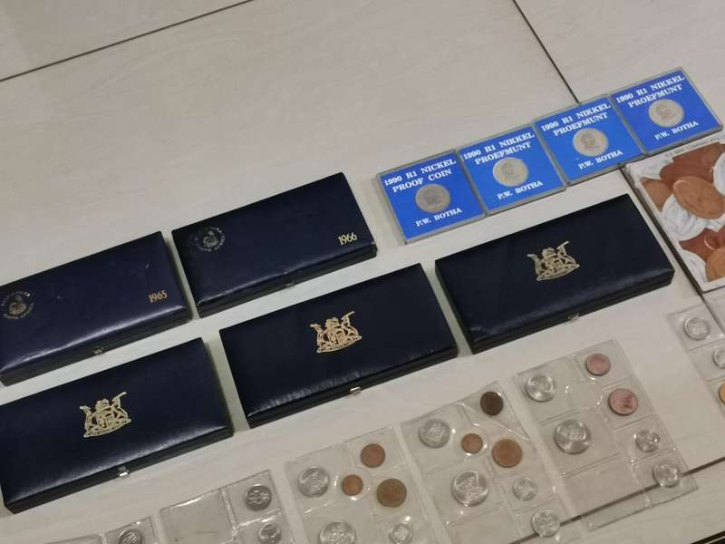 25 South African Mint Sets & Extras