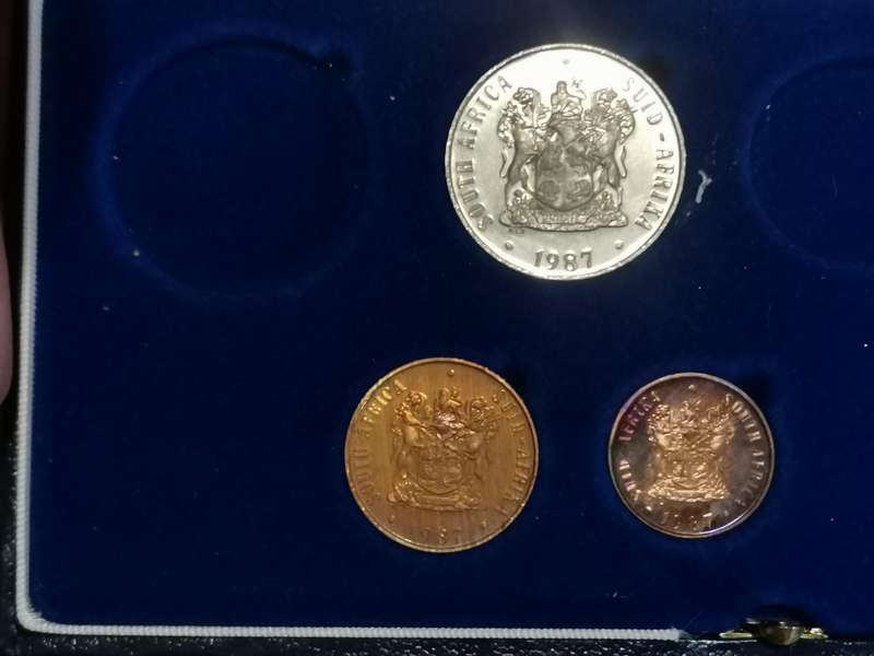 25 South African Mint Sets & Extras