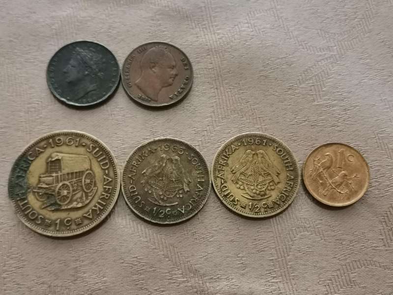 Deceased estate find Huge lot of 535 old south African coins