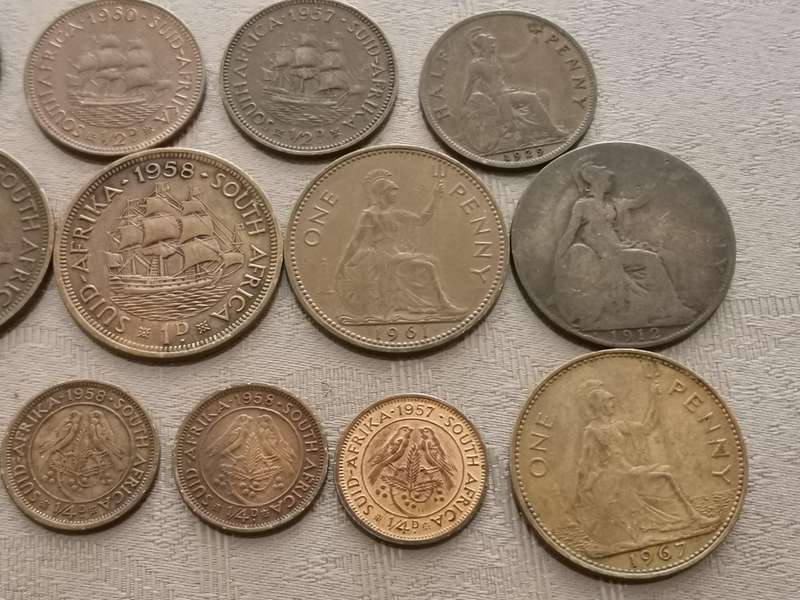 Deceased estate find Huge lot of 535 old south African coins