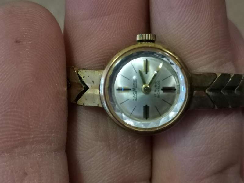2 vintage ladies mechanical watches in working condition