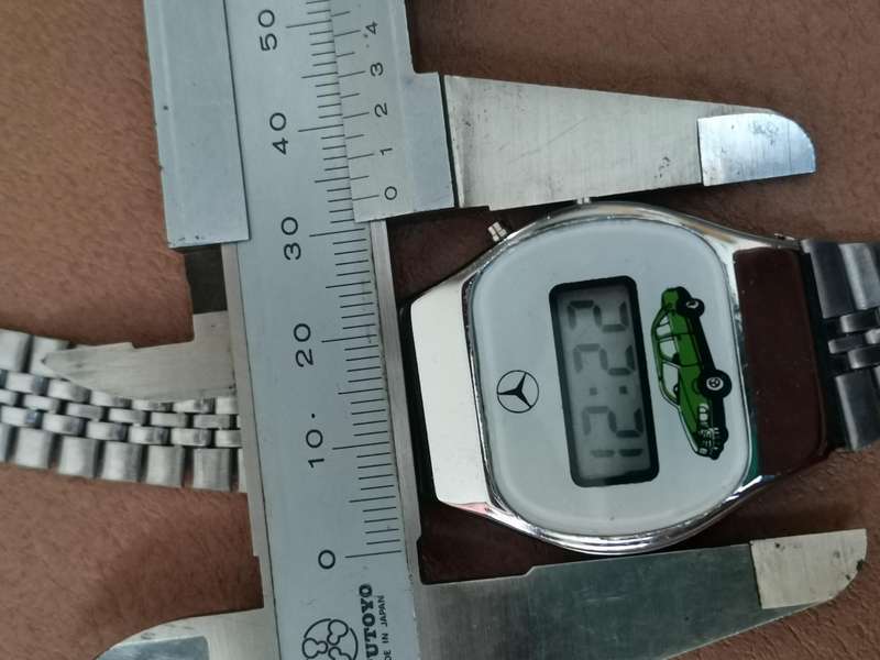 Vintage 1980s Mercedes Benz W124 watch