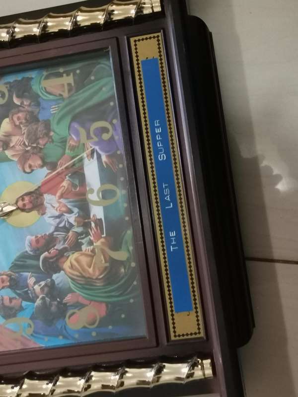 Vintage 1990s sakyno The last supper musical wall clock