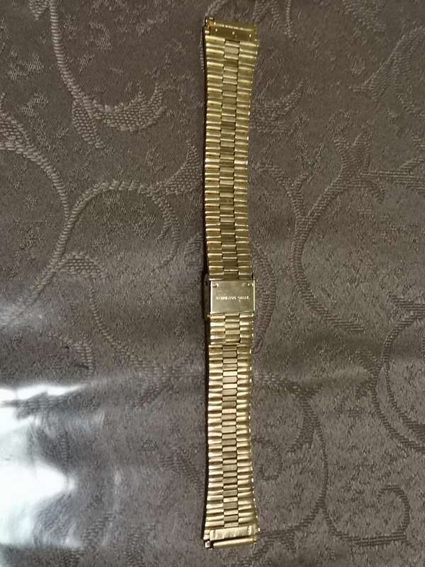 Gold tone stainless steel watch bracelet to fit 18mm lug new old stock