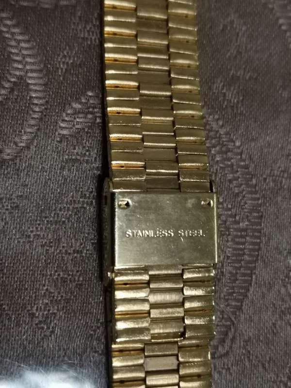 Gold tone stainless steel watch bracelet to fit 18mm lug new old stock