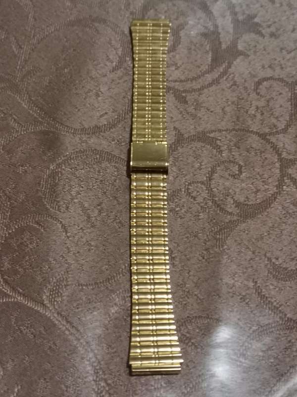 Gold tone stainless steel watch bracelet to fit 18mm lug new old stock