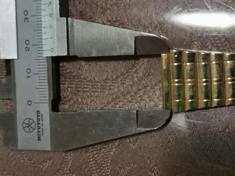 Gold tone stainless steel watch bracelet to fit 18mm lug new old stock