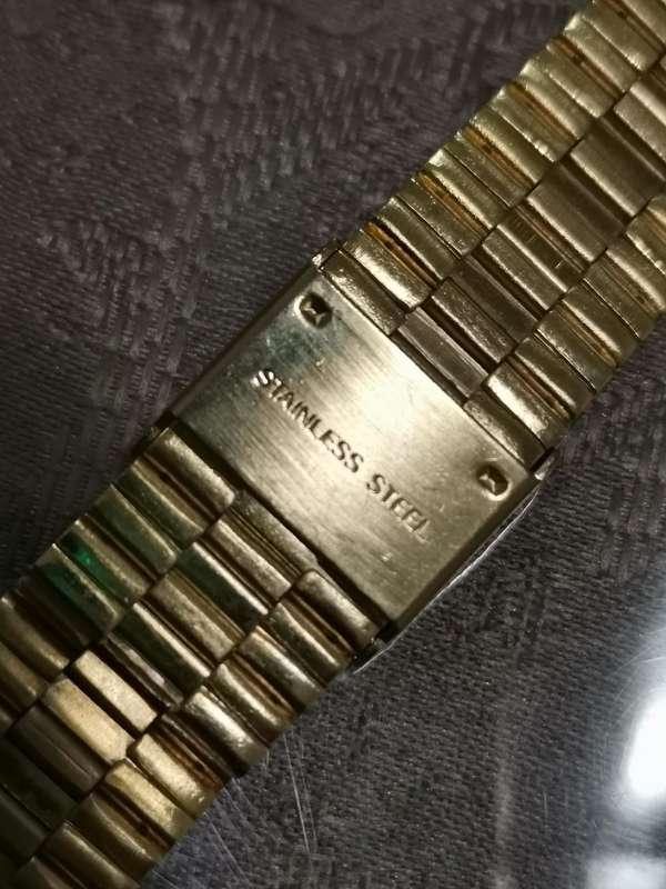 Gold tone stainless steel watch bracelet to fit 18mm lug new old stock