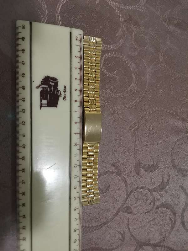 Gold tone stainless steel watch bracelet to fit 18mm lug new old stock