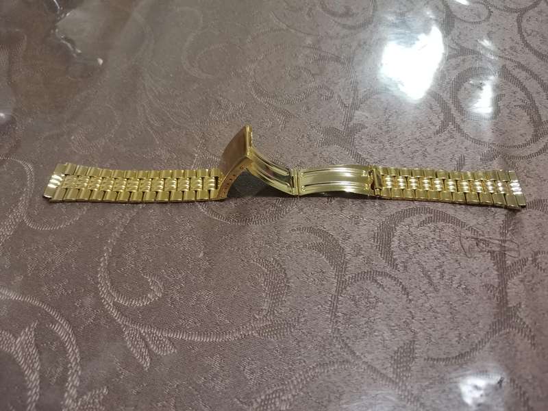 Gold tone stainless steel watch bracelet to fit 18mm lug new old stock
