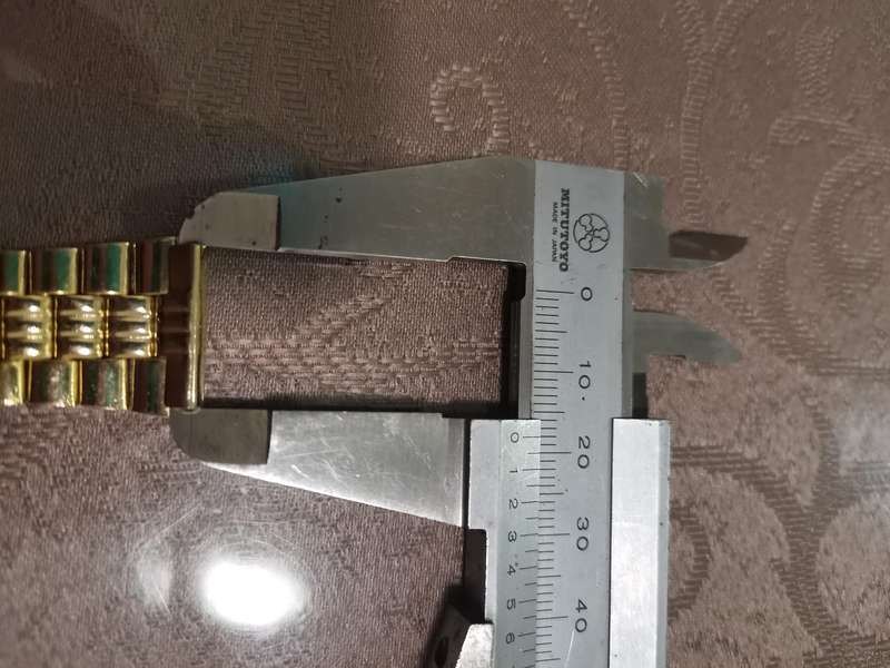 Gold tone stainless steel watch bracelet to fit 18mm lug new old stock